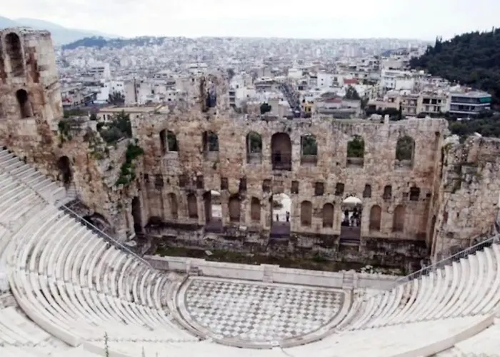 Sunny Apartment Right Under Parthenon
